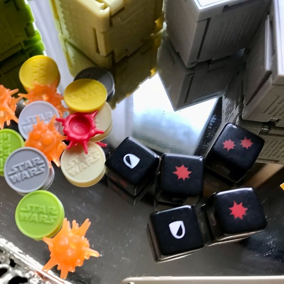 Lot STAR WARS Battle Cubes Polly Pocket Size Cube Toys Game Pcs Paperwork Dice - Picture 8 of 16